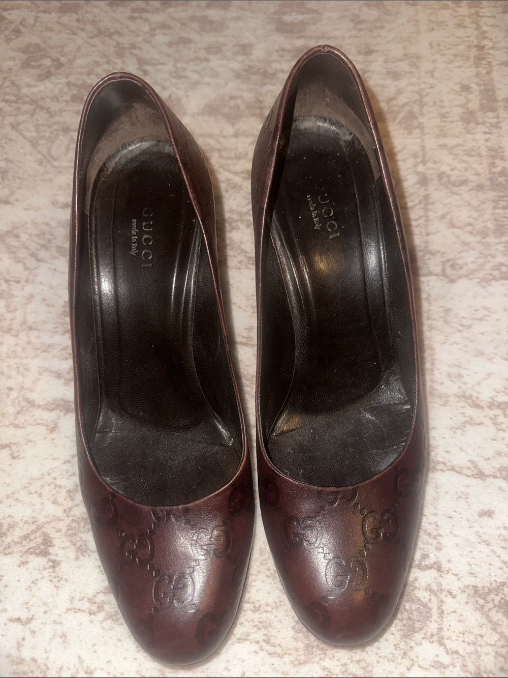 Gucci Brown Leather Embossed Round Toe Pump